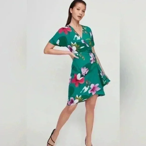 Aritzia Babaton Wallace Dress Emerald Floral Wrap Dress Tropical Knee Length - Picture 1 of 13